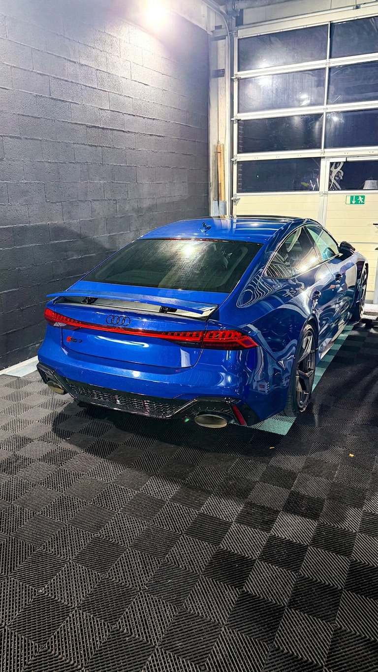 Audi RS7 noire — solutions de leasing automobile Spec Center